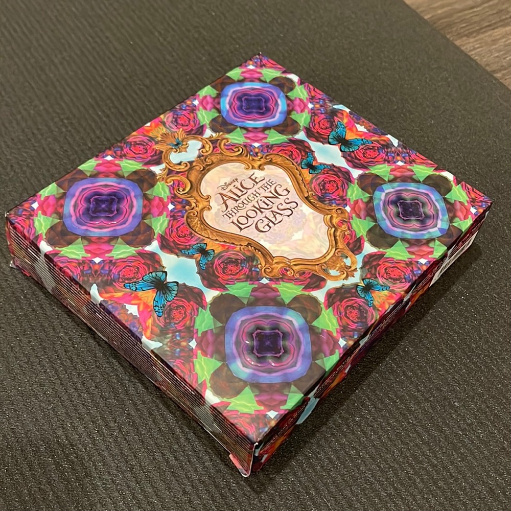 Urban Decay Alice Through the Looking Glass Palette